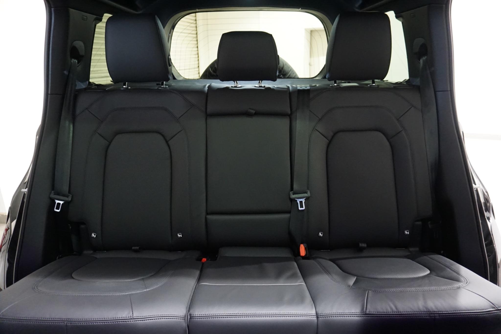 Land Rover Defender 110 3.0 D250 MHEV X-Dynamic HSE Auto 4WD Euro 6 (s/s) 5dr